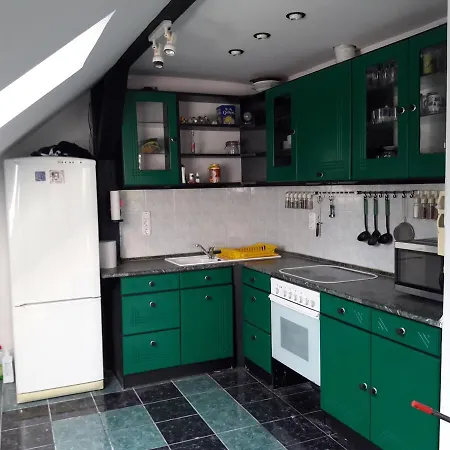 Voeroeshegyi Panzio Apartamento Balatonalmádi