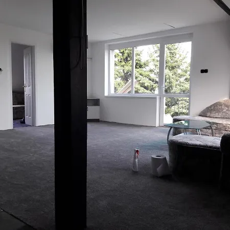 Apartamento Voeroeshegyi Panzio Balatonalmádi