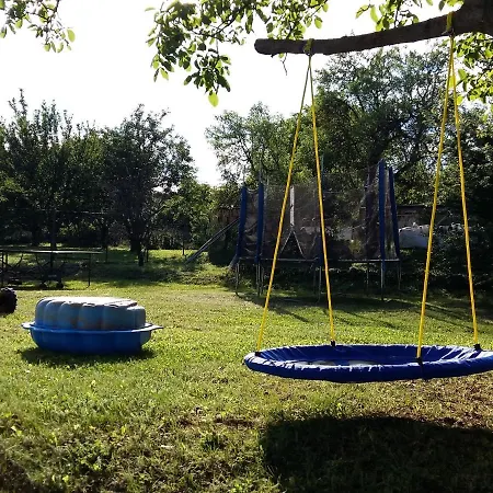 Voeroeshegyi Panzio Apartamento *