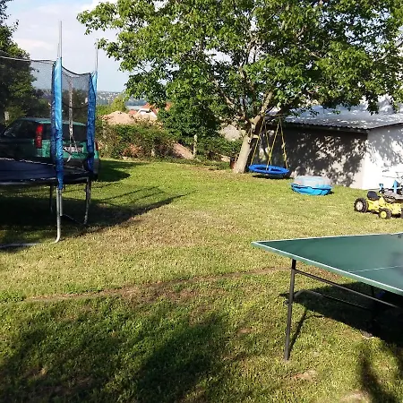 Voeroeshegyi Panzio Apartamento