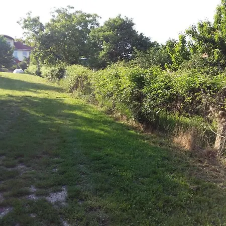 Voeroeshegyi Panzio Balatonalmádi