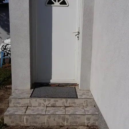 Apartamento Voeroeshegyi Panzio *